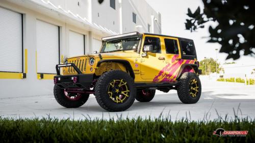 christina-jeep-wrangler_32544710577_o