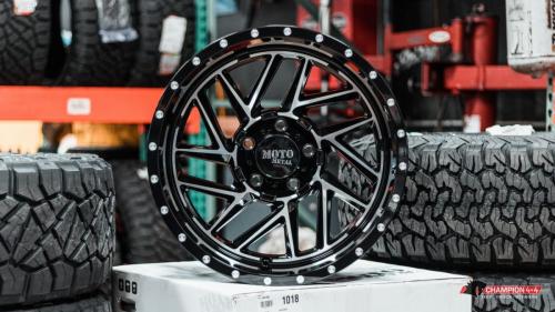 moto-metal-machined-black-mo985-breakout-wheels_48867049027_o
